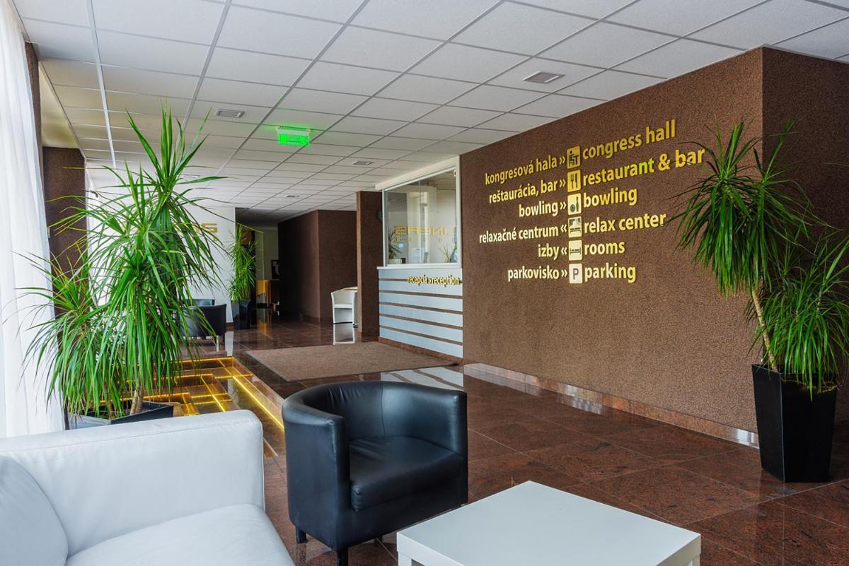 Hotel Lineas Prešov Exterior foto